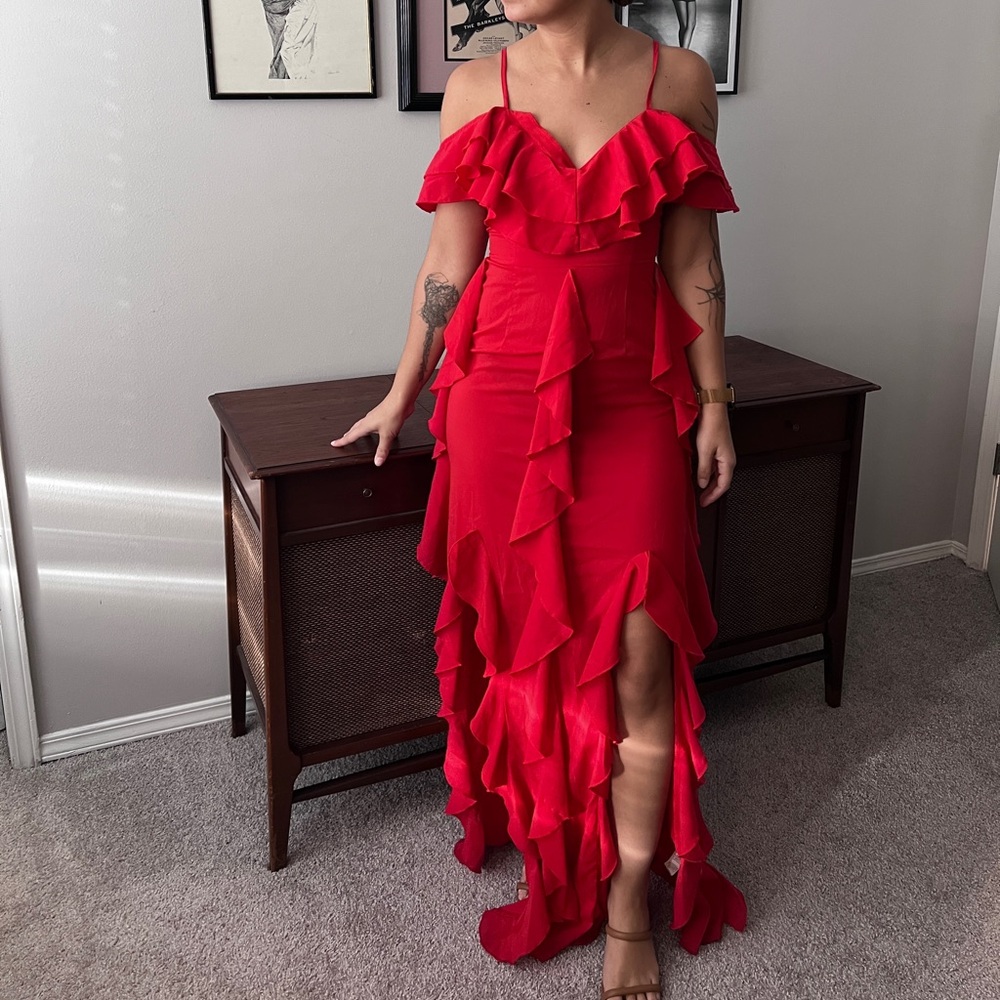 PrettyLittleThing Red Ruffle Dress - Picture 3 of 4